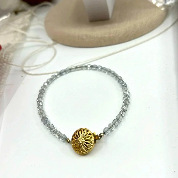 Jewelry - Vintage 8" Crystal Bracelet with Gold-Tone Filigree Clasp